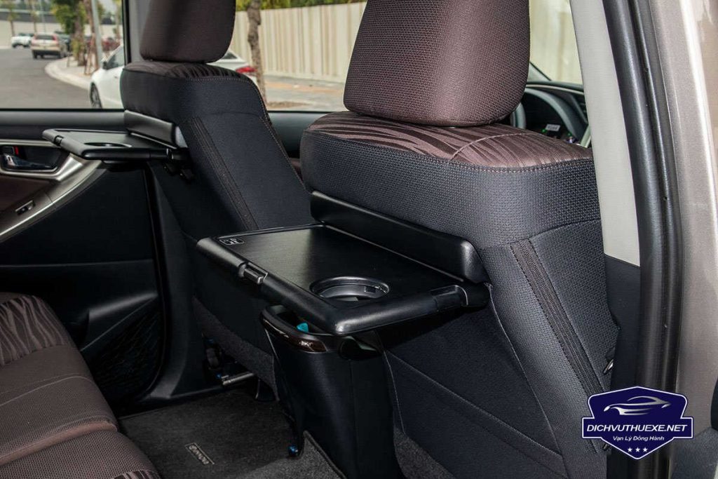 Dịch vụ cho thuê xe Innova 7 chỗ tại TPHCM giá rẻ 11 innova